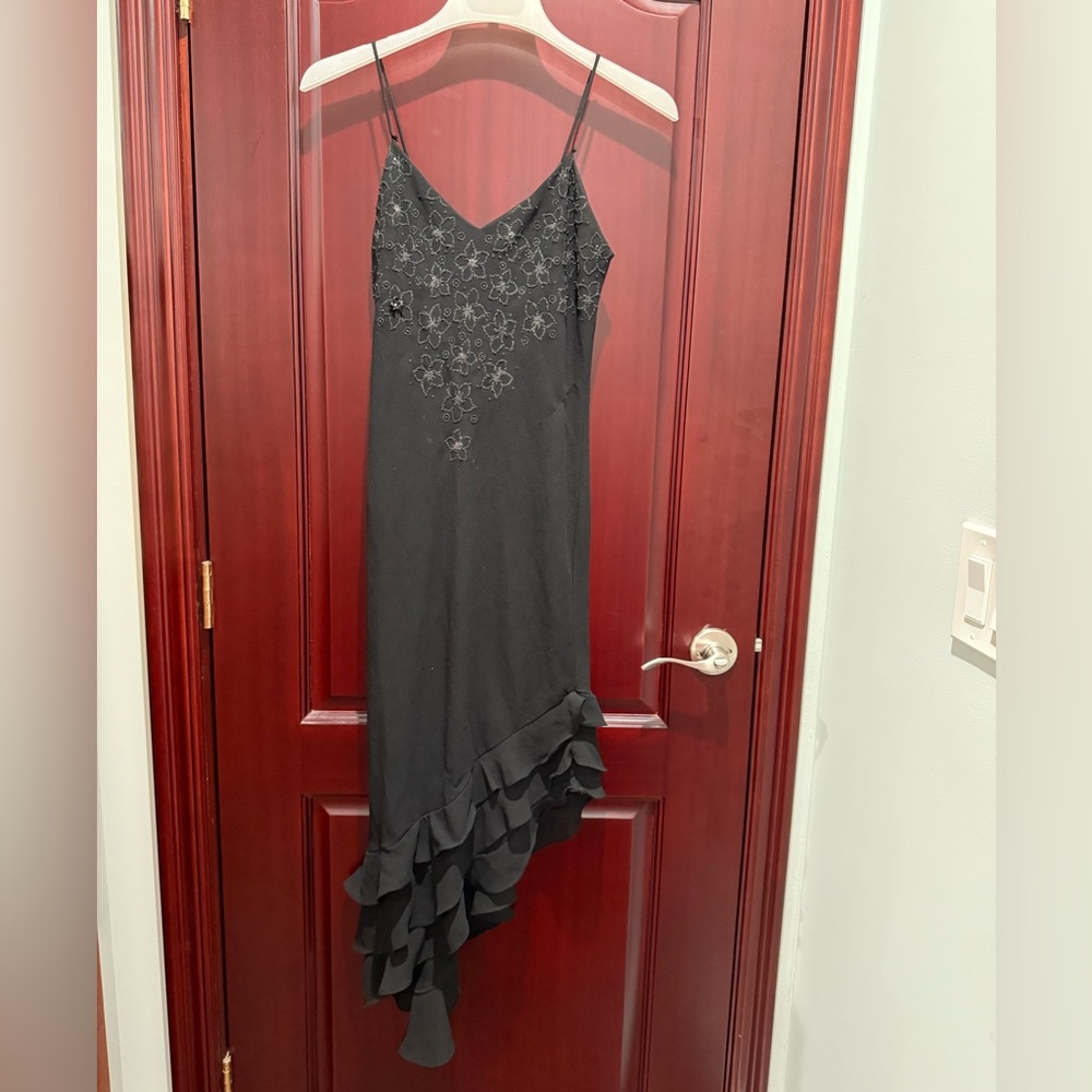 Women black embellished dress size L
